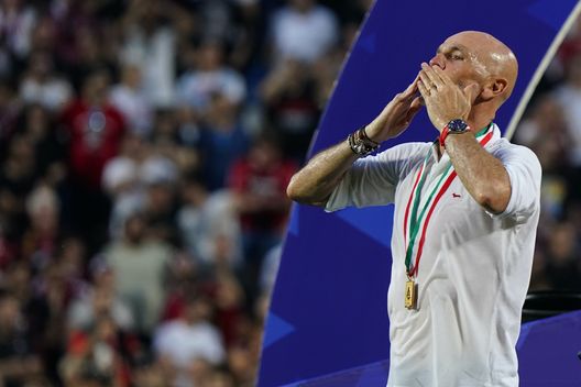 Stefano Pioli AC Milan Sassuolo-Milan 0-3 Serie A 2021-2022