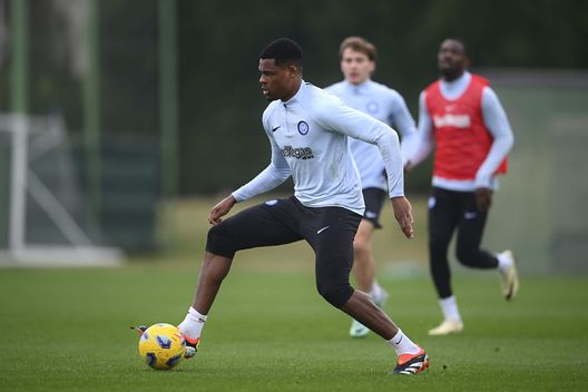 Inter, Dumfries scavalcato da Darmian. Inzaghi vuole recuperare Denzel, ma il futuro…- immagine 3