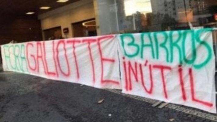 Tifosi Verdao, striscioni di protesta Tifosi Verdao, striscioni di protesta