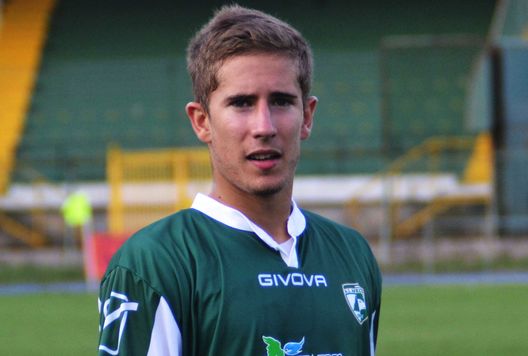  Chiosa con la maglia dell'Avellino (foto sportavellino) 