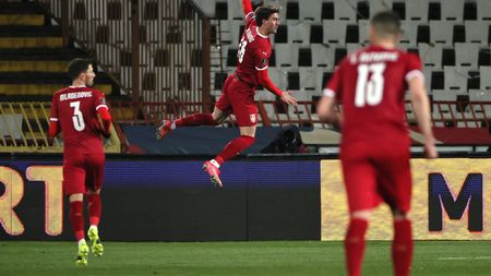 BELGRADE, SERBIA - MARCH 24: Dusan Vlahovic of Serbia celebrates after scoring his sides first goal during the FIFA World Cup 2022 Qatar qualifying match between Serbia and Republic of Ireland on March 24, 2021 in Belgrade, Serbia. Sporting stadiums around Serbia remain under strict restrictions due to the Coronavirus Pandemic as Government social distancing laws prohibit fans inside venues resulting in games being played behind closed doors. (Photo by Srdjan Stevanovic/Getty Images) BELGRADE, SERBIA - MARCH 24: Dusan Vlahovic of Serbia celebrates after scoring his sides first goal during the FIFA World Cup 2022 Qatar qualifying match between Serbia and Republic of Ireland on March 24, 2021 in Belgrade, Serbia. Sporting stadiums around Serbia remain under strict restrictions due to the Coronavirus Pandemic as Government social distancing laws prohibit fans inside venues resulting in games being played behind closed doors. (Photo by Srdjan Stevanovic/Getty Images)