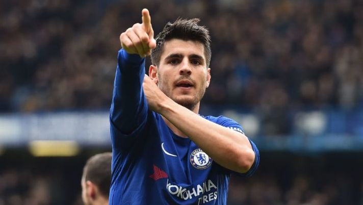 Chelsea's Spanish striker Alvaro Morata celebrates after scoring the opening goal of the English Premier League football match between Chelsea and Tottenham Hotspur at Stamford Bridge in London on April 1, 2018. / AFP PHOTO / Glyn KIRK / RESTRICTED TO EDITORIAL USE. No use with unauthorized audio, video, data, fixture lists, club/league logos or 'live' services. Online in-match use limited to 75 images, no video emulation. No use in betting, games or single club/league/player publications. / (Photo credit should read GLYN KIRK/AFP/Getty Images) Milan, la Gazzetta rivela: “Morata più vicino grazie al nuovo socio, lui ha già deciso” - immagine 1