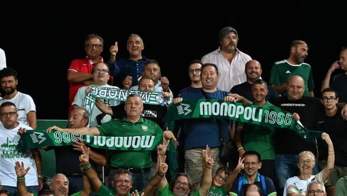 Tifosi, scontri al derby pugliese Monopoli-Taranto: inchiesta e multe salate per i club Tifosi, scontri al derby pugliese Monopoli-Taranto: inchiesta e multe salate per i club - immagine 1
