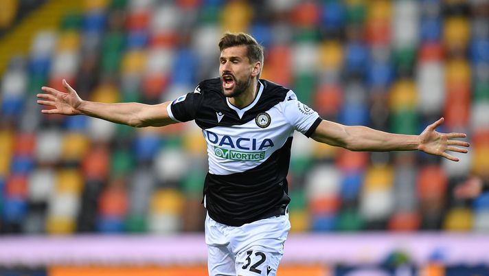 UDINE, ITALY - MARCH 06:Fernando LLorente of Udinese Calcio  celebrates after scoring the opening goal during the Serie A match between Udinese Calcio and US Sassuolo at Dacia Arena on March 06, 2021 in Udine, Italy. (Photo by Alessandro Sabattini/Getty Images) 