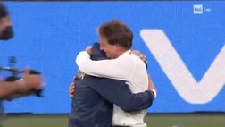 Addio Vialli: l’abbraccio con Mancini dopo la vittoria a Wembley | VIDEO
