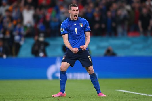 LONDON, ENGLAND - JULY 06: Andrea Belotti of Italy celebrates after scoring his team's second penalty in a penalty shoot out during the UEFA Euro 2020 Championship Semi-final match between Italy and Spain at Wembley Stadium on July 06, 2021 in London, England. (Photo by Laurence Griffiths/Getty Images) LONDON, ENGLAND - JULY 06: Andrea Belotti of Italy celebrates after scoring his team's second penalty in a penalty shoot out during the UEFA Euro 2020 Championship Semi-final match between Italy and Spain at Wembley Stadium on July 06, 2021 in London, England. (Photo by Laurence Griffiths/Getty Images)