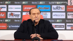 VIDEO Berlusconi, domanda sul Milan e crolla la vetrata: l’ex patron reagisce così