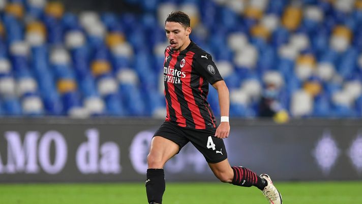 NAPLES, ITALY - NOVEMBER 22: Ismael Bennacer of AC Milan during the Serie A match between SSC Napoli and AC Milan at Stadio San Paolo on November 22, 2020 in Naples, Italy. (Photo by Francesco Pecoraro/Getty Images) Qui Milan, buone notizie per Pioli: Bennacer e Ibrahimovic in gruppo - immagine 1