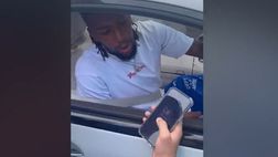 VIDEO/ Iwobi apre un pack di Fifa al tifoso: chi ha trovato?