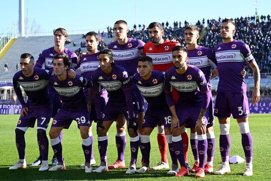 FLORENCE, ITALY - DECEMBER 19:ACF Fiorentina team line up during the Serie A match between ACF Fiorentina and US Sassuolo at Stadio Artemio Franchi on December 19, 2021 in Florence, Italy. (Photo by Alessandro Sabattini/Getty Images) FLORENCE, ITALY - DECEMBER 19:ACF Fiorentina team line up during the Serie A match between ACF Fiorentina and US Sassuolo at Stadio Artemio Franchi on December 19, 2021 in Florence, Italy. (Photo by Alessandro Sabattini/Getty Images)
