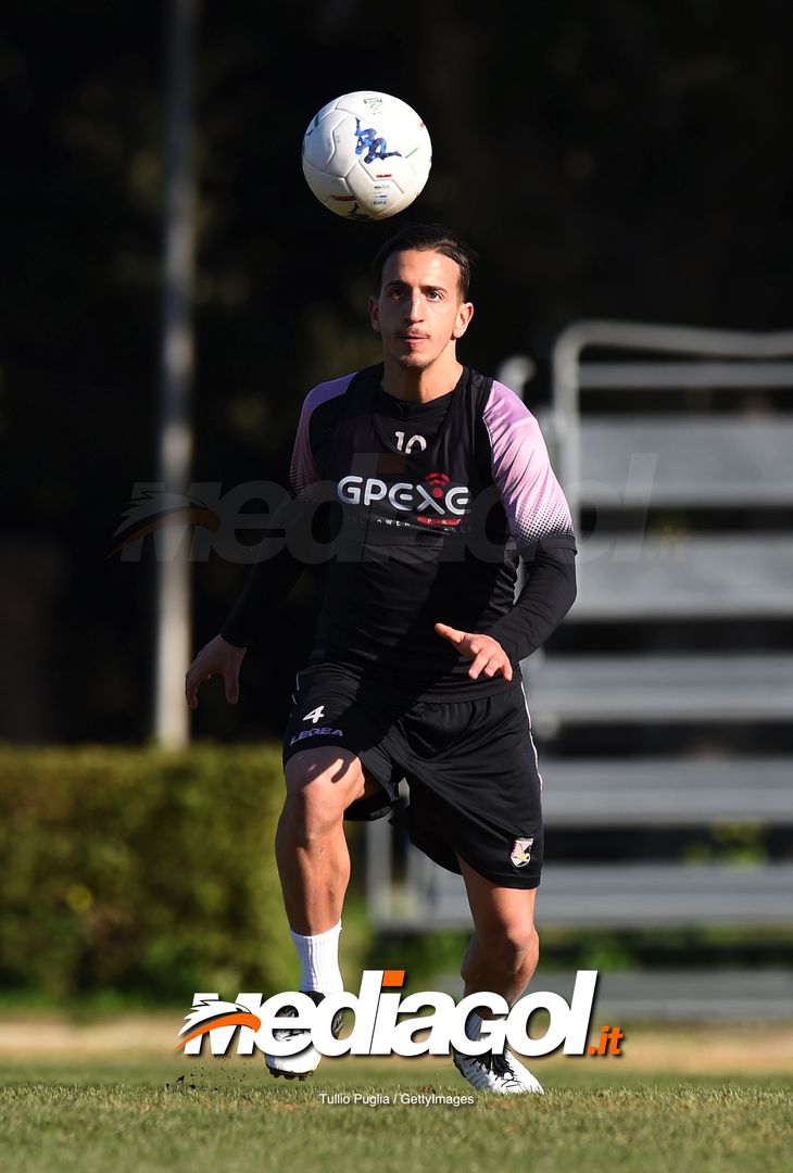  PALERMO, ITALY - FEBRUARY 28: Andrea Accardi in action during a US Citta' di Palermo training session at Tenente Carmelo Onorato Sports Center on February 28, 2019 in Palermo, Italy. (Photo by Tullio M. Puglia/Getty Images) 
