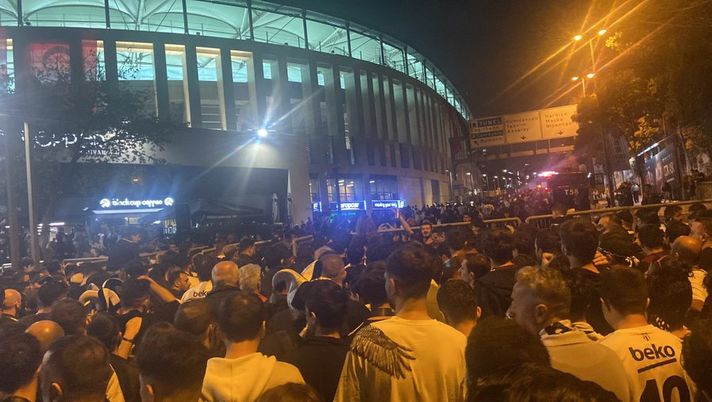 Besiktas, polverizzati in pochi minuti i biglietti per il derby: in molti rimasti a mani vuote… - immagine 1