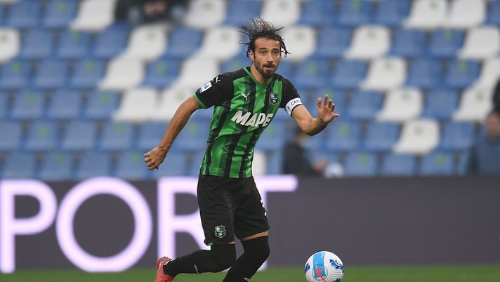 REGGIO NELL'EMILIA, ITALY - OCTOBER 31: Gian Marco Ferrari of US Sassuolo in action during the Serie A match between US Sassuolo and Empoli FC at Mapei Stadium - Citta' del Tricolore on October 31, 2021 in Reggio nell'Emilia, Italy. (Photo by Alessandro Sabattini/Getty Images)