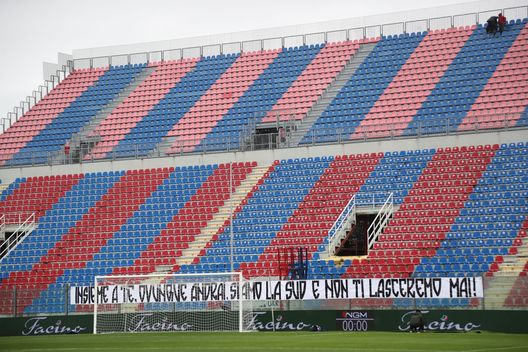 (Photo by Maurizio Lagana/Getty Images) Derby e Daspo: due tifosi fuori per due anni dallo stadio di Crotone- immagine 2