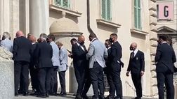 VIDEO Italia, De Rossi in Quirinale: l’ex Roma ha un problema col nodo alla cravatta