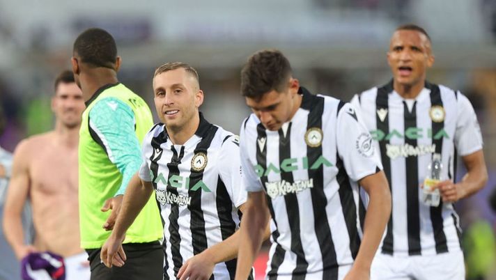 FLORENCE, ITALY - APRIL 27: Gerard Deulofeu of Udinese Calcio celebrates the victory after during the Serie A match between ACF Fiorentina and Udinese Calcio at Stadio Artemio Franchi on April 27, 2022 in Florence, Italy. (Photo by Gabriele Maltinti/Getty Images) Dg Udinese: “Infortunio Beto, quando rientra! La verità su Deulofeu-Napoli e Molina” - immagine 1
