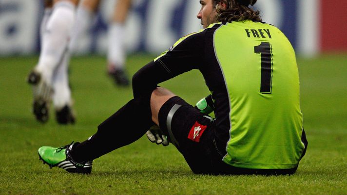 MUNICH, GERMANY - FEBRUARY 17: Goalkeeper Sebastien Frey of AC Florence reacts after Bayern Muenchen scored a penalty during the UEFA Champions League round of sixteen, first leg match between FC Bayern Munich and AC Florence at Allianz Arena on February 17, 2010 in Munich, Germany. (Photo by Alexandra Beier/Bongarts/Getty Images) MUNICH, GERMANY - FEBRUARY 17: Goalkeeper Sebastien Frey of AC Florence reacts after Bayern Muenchen scored a penalty during the UEFA Champions League round of sixteen, first leg match between FC Bayern Munich and AC Florence at Allianz Arena on February 17, 2010 in Munich, Germany. (Photo by Alexandra Beier/Bongarts/Getty Images)