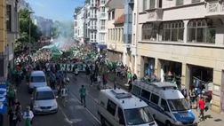 Brema, l’impressionante serpentone del corteo della promozione del Werder