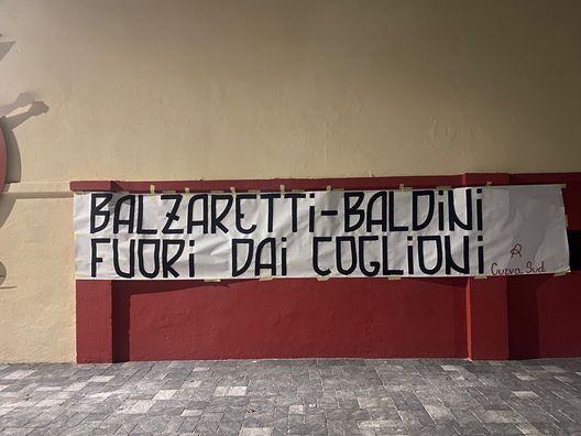 Lo striscione eloquente contro Balzaretti e Baldini Vicenza, Sagramola: “Discorso in sospeso qui, voglio riportare in alto la squadra”- immagine 2