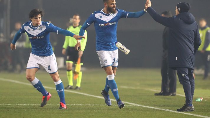 BRESCIA, ITALY - FEBRUARY 21: Jhon Chancellor (C) of Brescia Calcio celebrates after scoring the opening goal during the Serie A match between Brescia Calcio and SSC Napoli at Stadio Mario Rigamonti on February 21, 2020 in Brescia, Italy. (Photo by Marco Luzzani/Getty Images) BRESCIA, ITALY - FEBRUARY 21: Jhon Chancellor (C) of Brescia Calcio celebrates after scoring the opening goal during the Serie A match between Brescia Calcio and SSC Napoli at Stadio Mario Rigamonti on February 21, 2020 in Brescia, Italy. (Photo by Marco Luzzani/Getty Images)