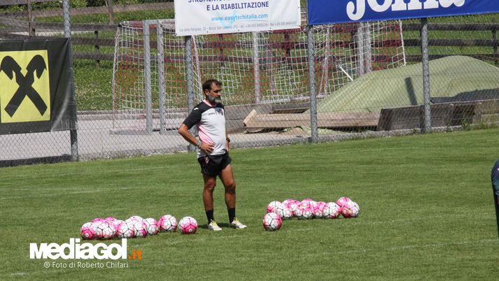 Palermo: Zamparini ha scelto Fabio Viviani, sponsorizzato da Guidolin  Palermo: Zamparini ha scelto Fabio Viviani, sponsorizzato da Guidolin