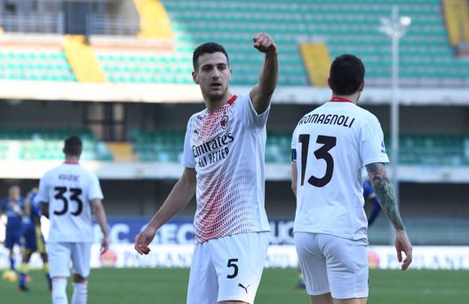 Diogo Dalot del Milan esulta dopo il goal all'Hellas Verona Diogo Dalot del Milan esulta dopo il goal all'Hellas Verona