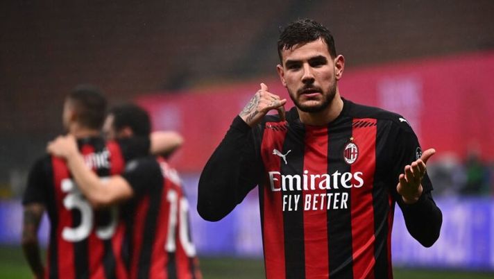 AC Milan's French defender Theo Hernandez celebrates after scoring during the Italian Serie A football match AC Milan vs Lazio Rome on December 23, 2020 at the San Siro stadium in Milan. (Photo by Marco BERTORELLO / AFP) (Photo by MARCO BERTORELLO/AFP via Getty Images) Calhanoglu e Theo, Gazzetta: “Le partite che salteranno sono queste. E Rebic…” - immagine 1