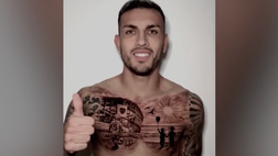 VIDEO / Paredes, la Bombonera sul petto: il nuovo tattoo