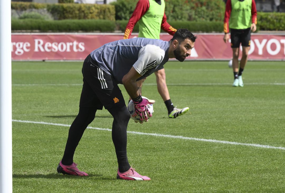 Roma, la ripresa degli allenamenti in vista del derby – FOTOGALLERY - immagine 26