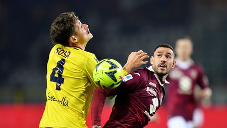 TURIN, ITALY - MARCH 06: Antonio Sanabria of Torino FC battles for possession with Joaquin Sosa of Bologna FC during the Serie A match between Torino FC and Bologna FC at Stadio Olimpico di Torino on March 06, 2023 in Turin, Italy. (Photo by Valerio Pennicino/Getty Images)