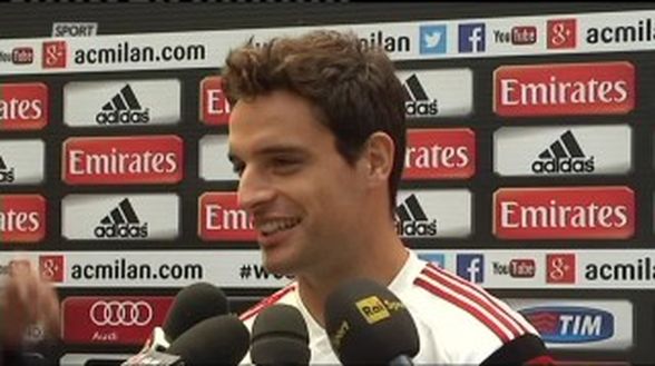 Bonaventura a Milanello (fonte foto www.sportmediaset.mediaset.it) Bonaventura a Milanello (fonte foto www.sportmediaset.mediaset.it)