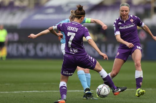 FLORENCE, ITALY - MARCH 11: Ellen White of Manchester City WFC scores the opening goal during the Women's UEFA Champions League Round of 16 match between ACF Fiorentina and Manchester City WFC (Photo by Gabriele Maltinti/Getty Images) FLORENCE, ITALY - MARCH 11: Ellen White of Manchester City WFC scores the opening goal during the Women's UEFA Champions League Round of 16 match between ACF Fiorentina and Manchester City WFC (Photo by Gabriele Maltinti/Getty Images)