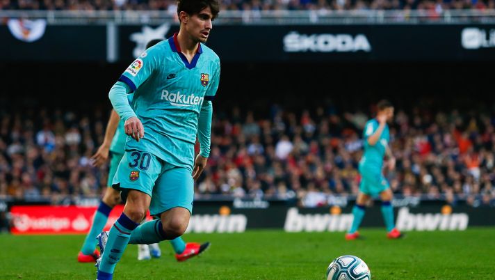 VALENCIA, SPAIN - JANUARY 25: Alex Collado of FC Barcelona controls the ball during the Liga match between Valencia CF and FC Barcelona at Estadio Mestalla on January 25, 2020 in Valencia, Spain. (Photo by Eric Alonso/Getty Images) 