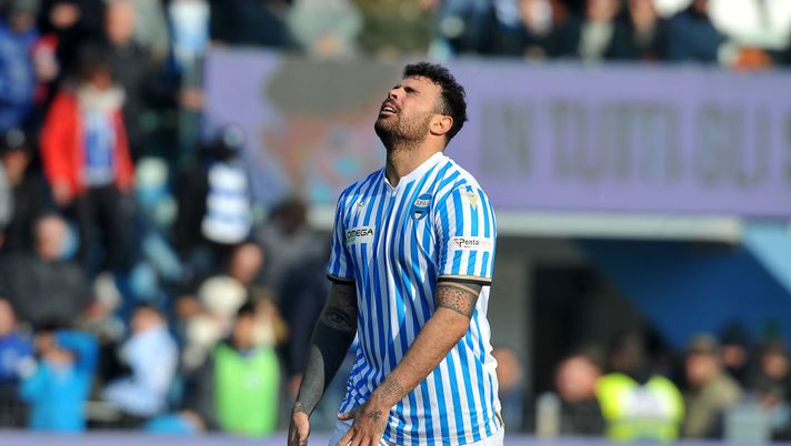 FERRARA, ITALY - FEBRUARY 09: Andrea Petagna of SPAL reacts during the Serie A match between SPAL and  US Sassuolo at Stadio Paolo Mazza on February 09, 2020 in Ferrara, Italy. (Photo by Mario Carlini / Iguana Press/Getty Images) 