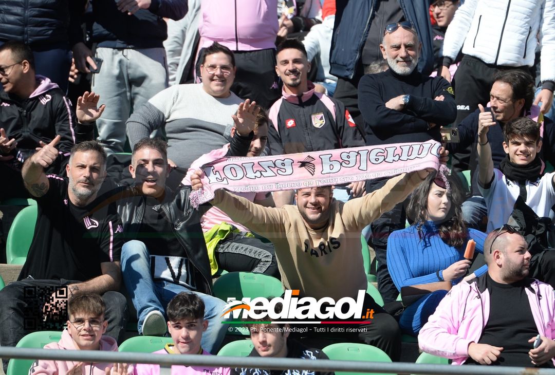 FOTOTIFO Palermo-Frosinone 1-1, i tifosi allo Stadio “Renzo Barbera” (Gallery) - immagine 88