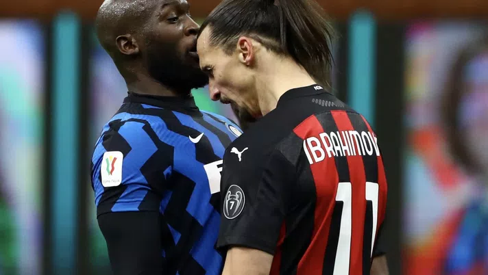 Romelu Lukaku (attaccante Inter) e Zlatan Ibrahimovic (attaccante AC Milan) nel diverbio scoppiato durante Inter-Milan 2-1 (Coppa Italia (2020-2021) | News (Getty Images)