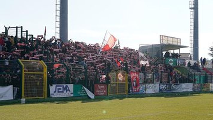 Lesioni ad un carabiniere prima del derby di Giulianova: 5 tifosi arrestati - immagine 1