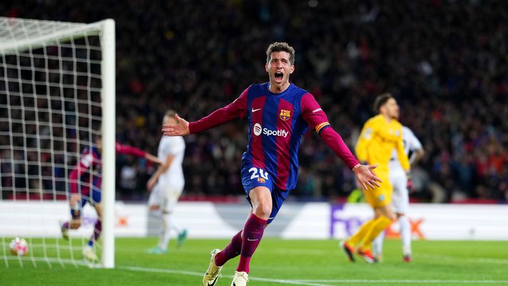BARCELONA, SPAIN - MARCH 12: Sergi Roberto of FC Barcelona celebrates after Robert Lewandowski of FC Barcelona (not pictured) scores his team's third goal during the UEFA Champions League 2023/24 round of 16 second leg match between FC Barcelona and SSC Napoli at Estadi Olimpic Lluis Companys on March 12, 2024 in Barcelona, Spain. (Photo by Alex Caparros/Getty Images) Barcellona, Sergi Roberto: “Serata magica, siamo dove meritiamo! Sul terzo gol…” - immagine 1