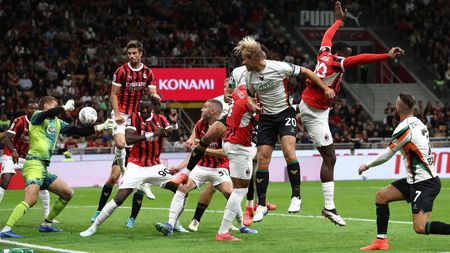 MILAN, ITALY - SEPTEMBER 14: Matteo Gabbia of AC Milan scores his goal during the Serie A match between AC Milan and Venezia at Stadio Giuseppe Meazza on September 14, 2024 in Milan, Italy. (Photo by Marco Luzzani/Getty Images)