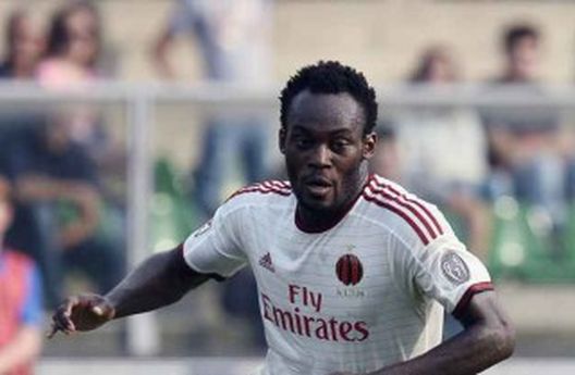 Micheal Essien (fonte foto: www.calcionews24.com) Micheal Essien (fonte foto: www.calcionews24.com)