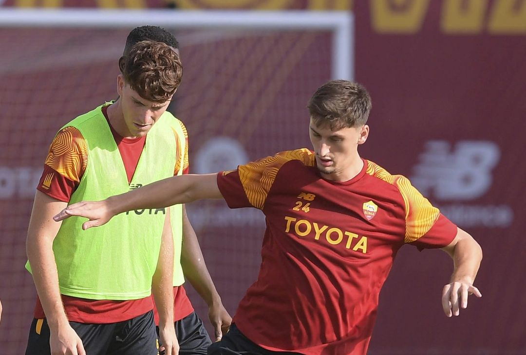 Trigoria, ripresa degli allenamenti: El Shaarawy e Kumbulla in gruppo – FOTO GALLERY - immagine 66