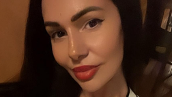 Erjona Sulejmani, elegante e sensuale. L’ex lady Dzemaili incanta col suo décolleté