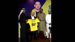 VIDEO / Sneijder, comincia l’avventura con l’Al-Gharafa: il momento della presentazione