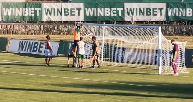 E' accaduto davvero tra Botev Vratsa e CSKA Sofia... A 46 anni diventa il giocatore più vecchio di tutta Europa…e non ha intenzione di smettere- immagine 2