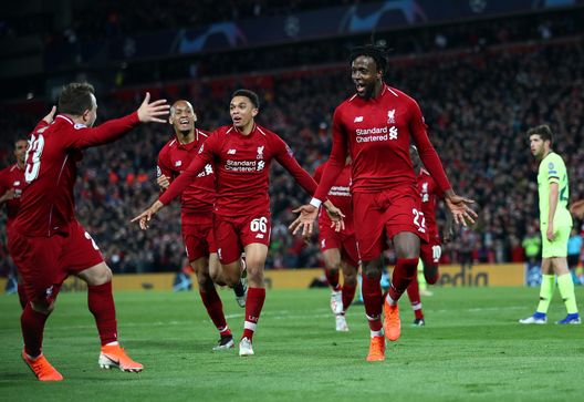 LIVERPOOL, ENGLAND - MAY 07: Divock Origi of Liverpool (27) celebrates as he scores his team's fourth goal with Xherdan Shaqiri and team mates during the UEFA Champions League Semi Final second leg match between Liverpool and Barcelona at Anfield on May 07, 2019 in Liverpool, England. (Photo by Clive Brunskill/Getty Images) Mosse per il futuro: tra Origi, Dominguez e un ritorno clamoroso- immagine 2