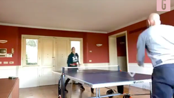 VIDEO Fiorentina, Borja Valero sfida la sua dolce metà a ping pong: la divertente clip della coppia