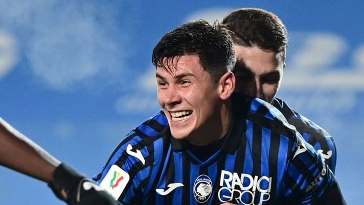 Atalanta's Italian midfielder Matteo Pessina celebrates after scoring his second goal during the Italian Cup semifinal second leg football match Atalanta vs Napoli on February 10, 2021 at the Azzurri d'Italia stadium in Bergamo. (Photo by MIGUEL MEDINA / AFP) (Photo by MIGUEL MEDINA/AFP via Getty Images) Pessina e la strana clausola per il Milan: incasso o occasione da urlo per comprarlo - immagine 1