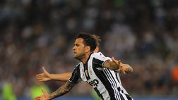 Sun, City-Dani Alves accordo a un passo: contratto biennale