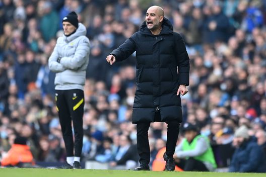 MANCHESTER, ENGLAND - JANUARY 15: Pep Guardiola, Manager of Manchester City reacts during the Premier League match between Manchester City and Chelsea at Etihad Stadium on January 15, 2022 in Manchester, England. (Photo by Michael Regan/Getty Images) Guardiola: “A volte meriti e non vinci, vorrei avere 40 punti sul Liverpool ma a gennaio è impossibile”- immagine 2