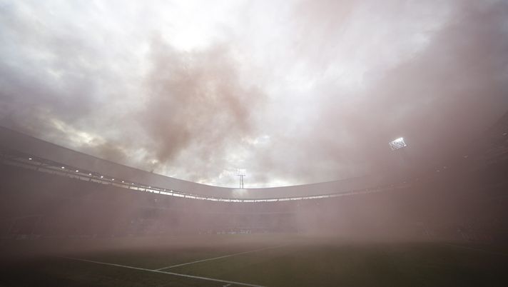 Il dopo derby d’Olanda: il Feyenoord “ingabbia” il proprio stadio - immagine 1